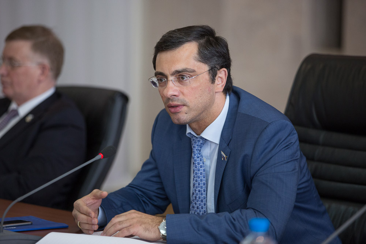 Владимир Гутенев: предприятия и ВУЗы Союзмаш поддерживают кандидата в президенты Владимира Путина